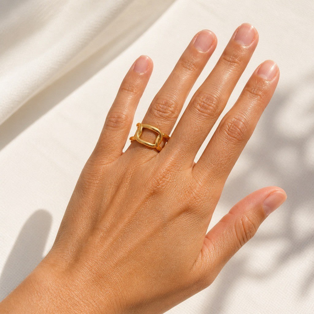 Bague Alaia