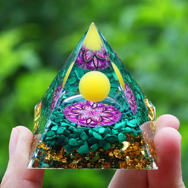 Pyramide énergétique en orgonite