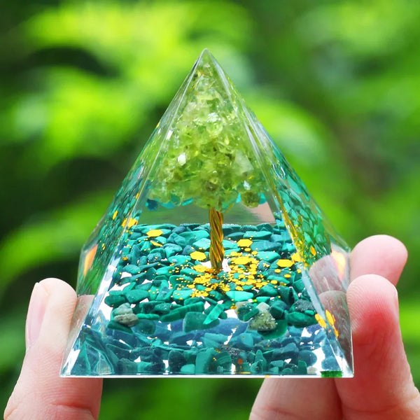 Pyramide énergétique en orgonite