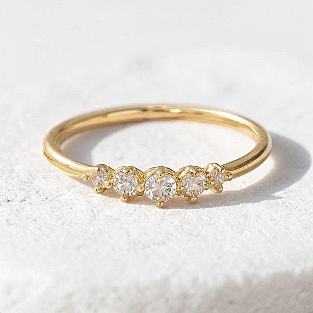 Bague Anastasia en plaqué or et cinq oxydes de zirconium -  Bijoux MMONSTRA