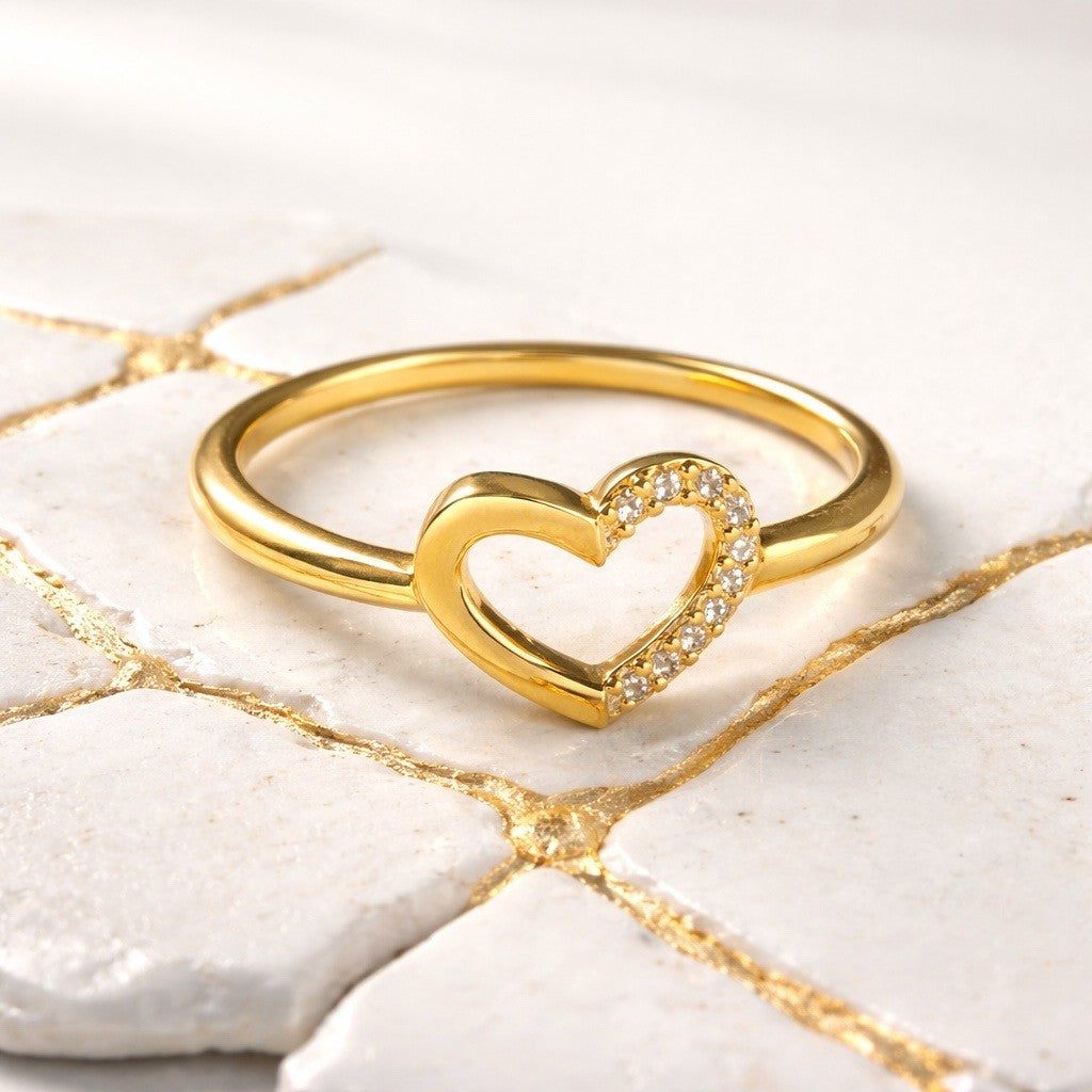 Bague Nahia - Cœur ajouré en plaqué or et oxydes de zirconium -  Bijoux MOONSTRA