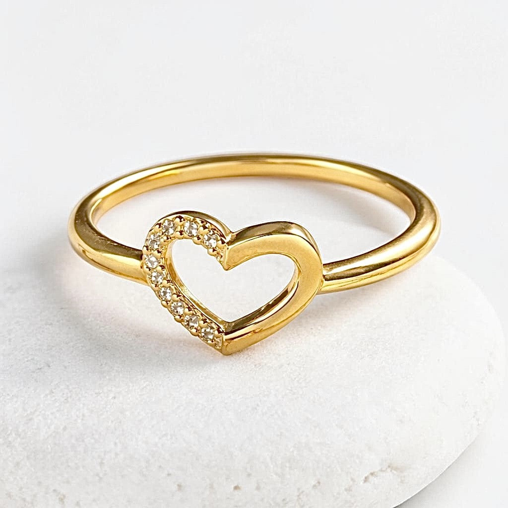 Bague Nahia - Cœur ajouré en plaqué or et oxydes de zirconium -  Bijoux MOONSTRA