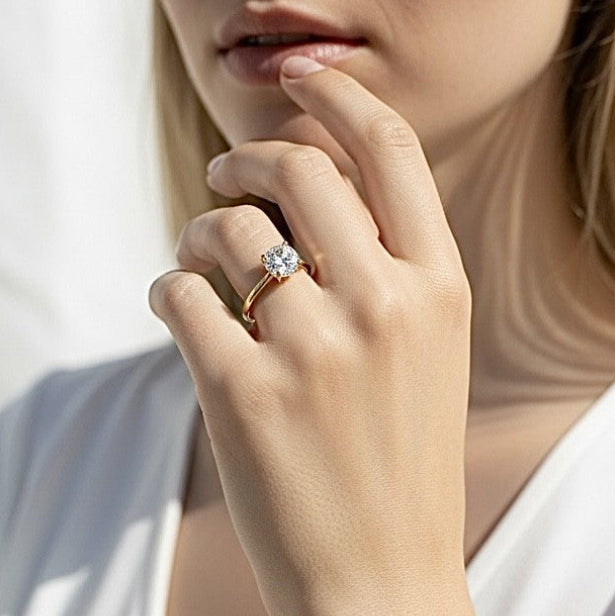 Bague Victoria, solitaire en oxyde de zirconium et plaqué or -  Bijoux MOONSTRA