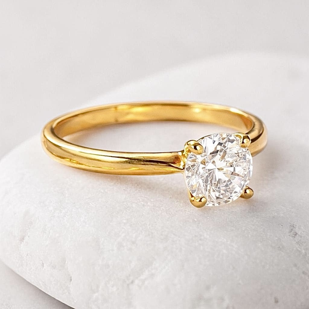 Bague Victoria, solitaire en oxyde de zirconium et plaqué or -  Bijoux MOONSTRA
