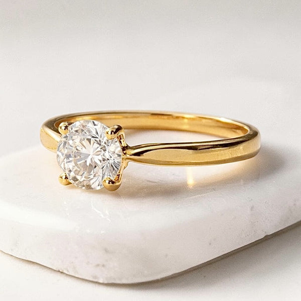 Bague Victoria, solitaire en oxyde de zirconium et plaqué or -  Bijoux MOONSTRA