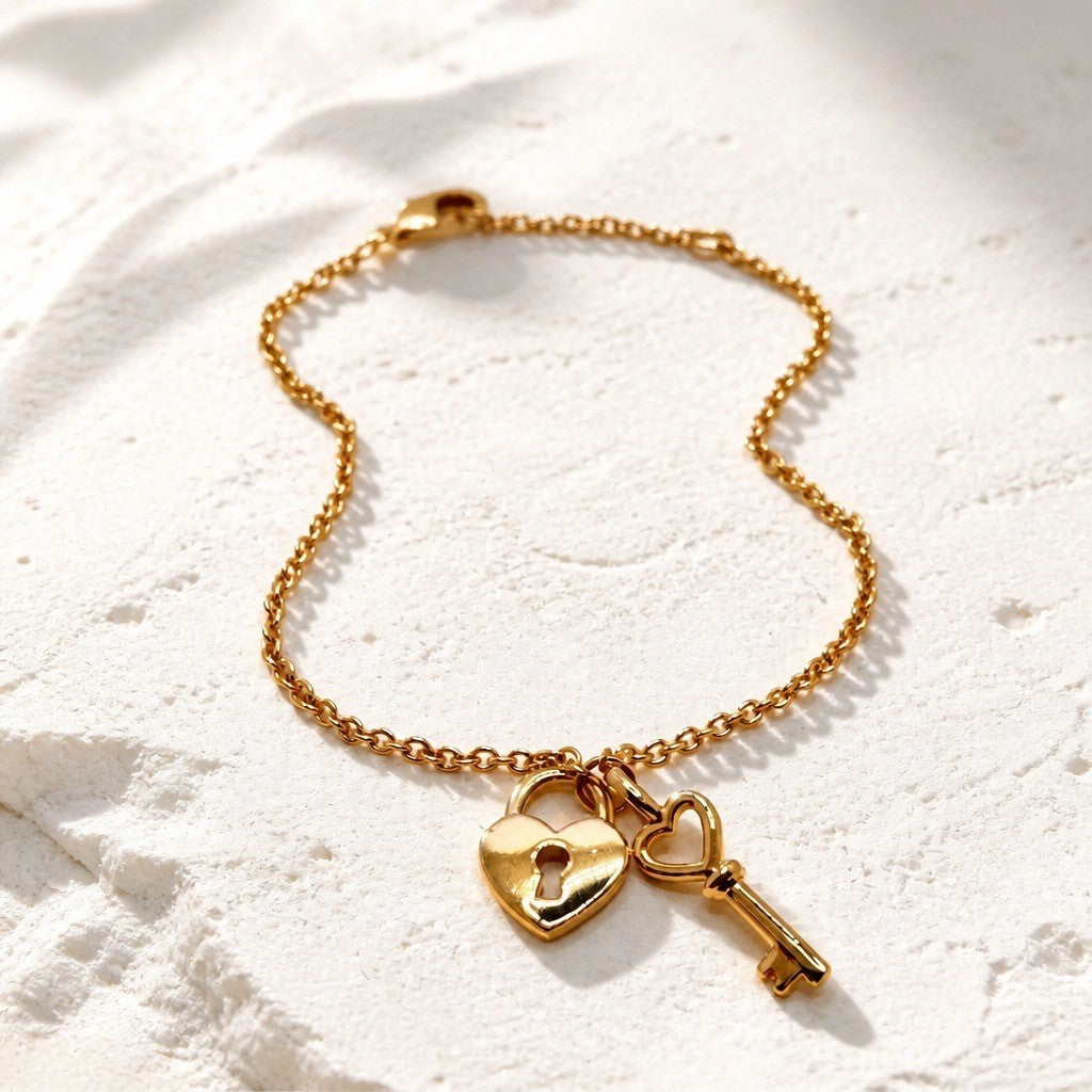 Bracelet Aïko, cœur cadenas et clé en plaqué or -  Bijoux MOONSTRA
