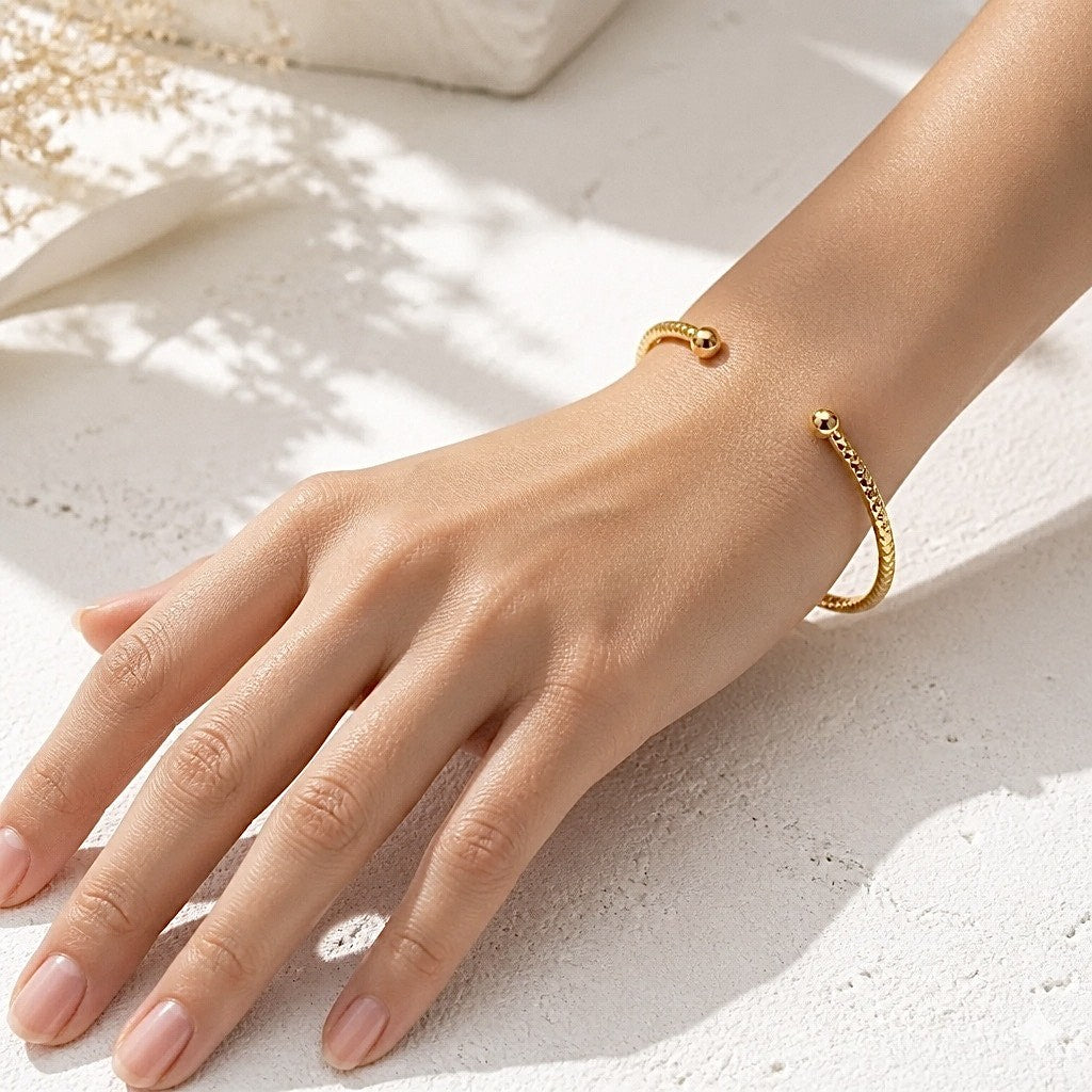 Bracelet Sloane, jonc diamanté en plaqué or -  Bijoux MOONSTRA