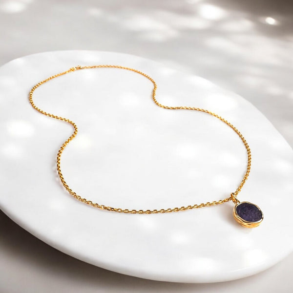Collier personnalisable Adara en plaqué or et pierre de Sodalite bleue – Maille forçat - Bijoux MOONSTRA