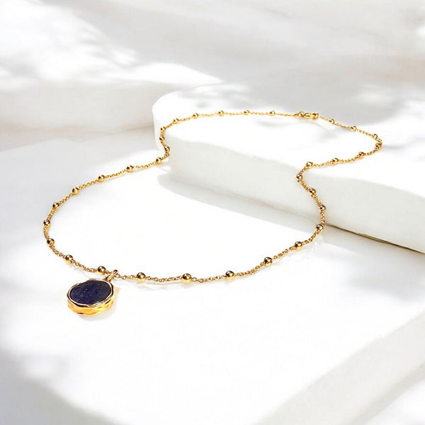 Collier personnalisable Adara en plaqué or et pierre de Sodalite bleue – Maille forçat boule - Bijoux MOONSTRA