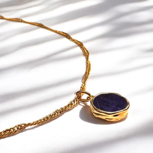 Collier personnalisable Adara en plaqué or et pierre de Sodalite bleue – Maille Singapour - Bijoux MOONSTRA