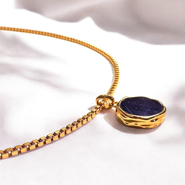 Collier personnalisable Adara en plaqué or et pierre de Sodalite bleue – Maille vénitienne - Bijoux MOONSTRA