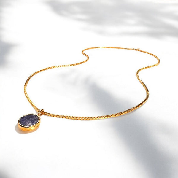 Collier personnalisable Adara en plaqué or et pierre de Sodalite bleue – Maille vénitienne - Bijoux MOONSTRA