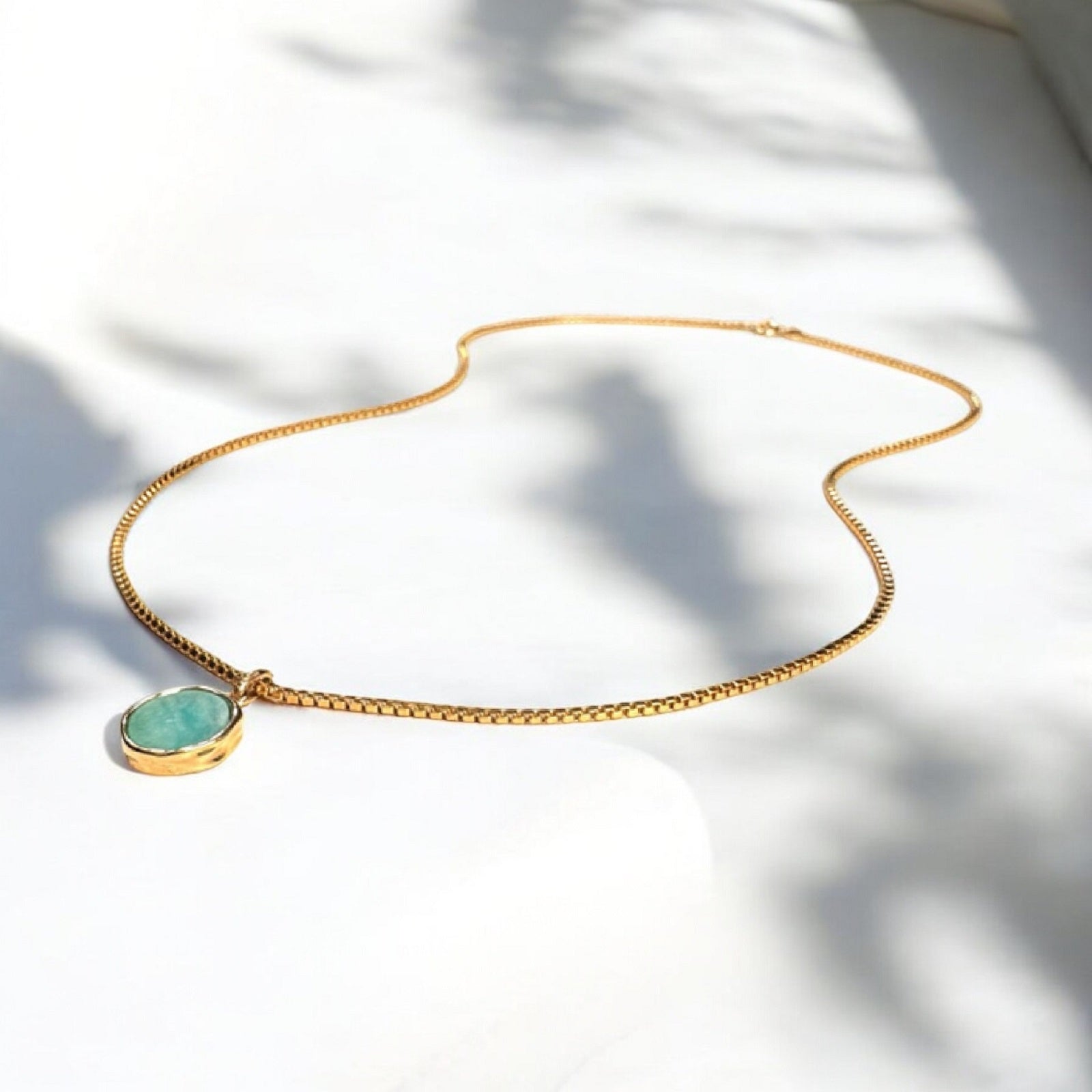 Collier personnalisable Amazonia en plaqué or et pierre d'amazonite bleue – bijoux MOONSTRA
