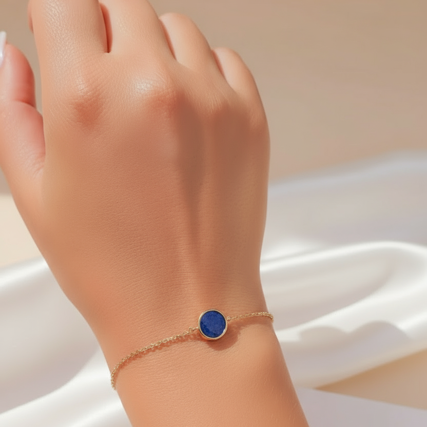 Bracelet Adara en plaqué or et pierre de Sodalite bleue – bijoux MOONSTRA